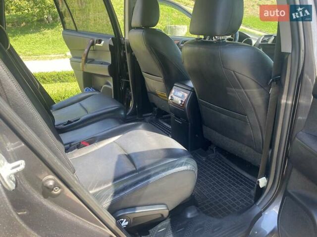 Серый Тойота Хайлендер, объемом двигателя 3.46 л и пробегом 210 тыс. км за 17900 $, фото 18 на Automoto.ua