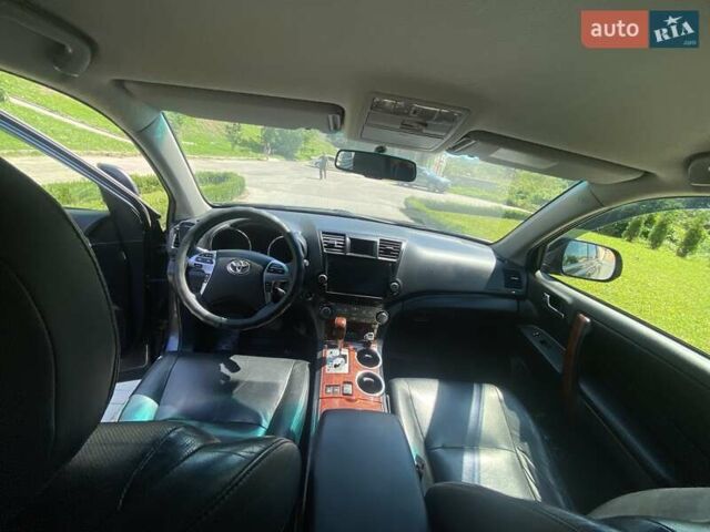 Серый Тойота Хайлендер, объемом двигателя 3.46 л и пробегом 210 тыс. км за 17900 $, фото 15 на Automoto.ua