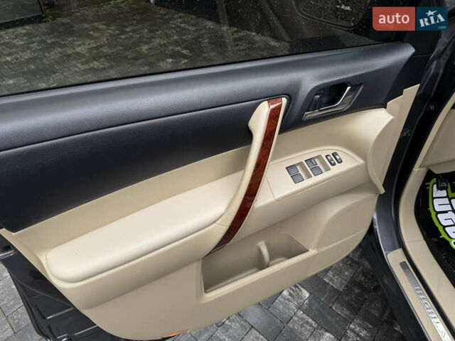 Серый Тойота Хайлендер, объемом двигателя 3.5 л и пробегом 240 тыс. км за 15800 $, фото 25 на Automoto.ua