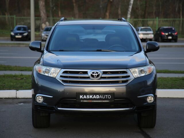 Серый Тойота Хайлендер, объемом двигателя 3.5 л и пробегом 134 тыс. км за 18900 $, фото 1 на Automoto.ua