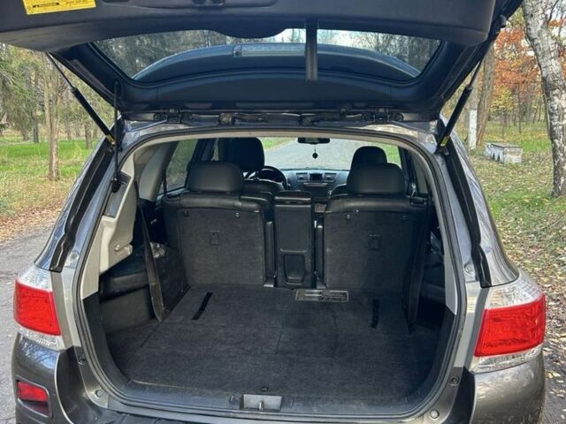 Серый Тойота Хайлендер, объемом двигателя 3.5 л и пробегом 1 тыс. км за 17000 $, фото 5 на Automoto.ua