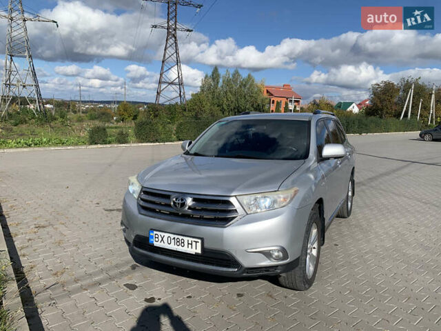 Серый Тойота Хайлендер, объемом двигателя 3.46 л и пробегом 135 тыс. км за 17500 $, фото 1 на Automoto.ua