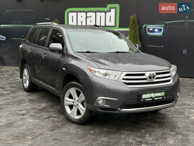 Серый Тойота Хайлендер, объемом двигателя 3.5 л и пробегом 240 тыс. км за 15800 $, фото 5 на Automoto.ua