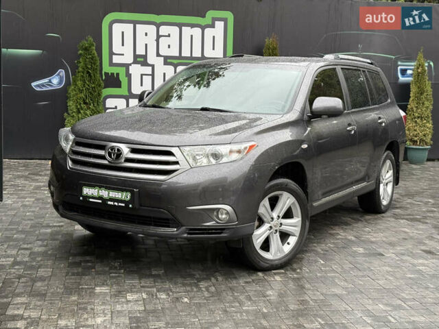 Серый Тойота Хайлендер, объемом двигателя 3.5 л и пробегом 240 тыс. км за 15800 $, фото 3 на Automoto.ua