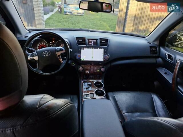 Серый Тойота Хайлендер, объемом двигателя 3.46 л и пробегом 142 тыс. км за 16900 $, фото 4 на Automoto.ua