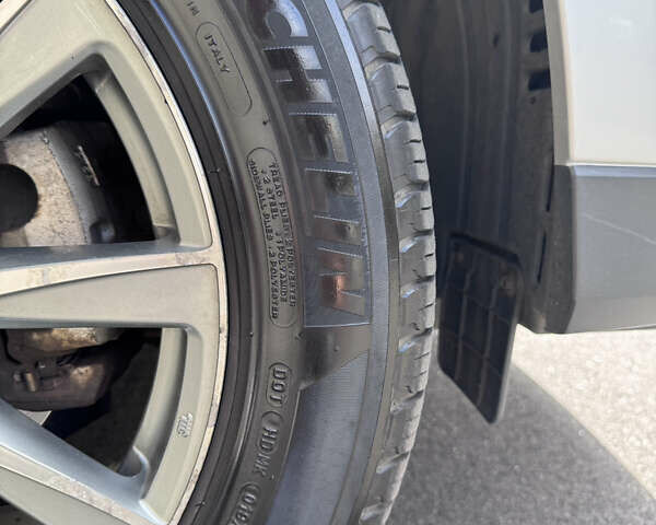 Серый Тойота Хайлендер, объемом двигателя 3.46 л и пробегом 209 тыс. км за 17900 $, фото 11 на Automoto.ua