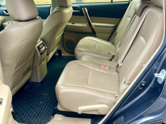 Сірий Тойота Хайлендер, об'ємом двигуна 3.5 л та пробігом 312 тис. км за 15200 $, фото 7 на Automoto.ua