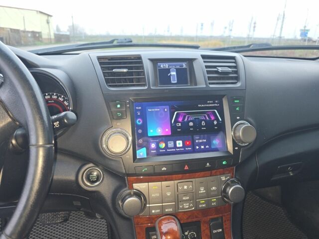 Сірий Тойота Хайлендер, об'ємом двигуна 3.5 л та пробігом 268 тис. км за 17000 $, фото 6 на Automoto.ua