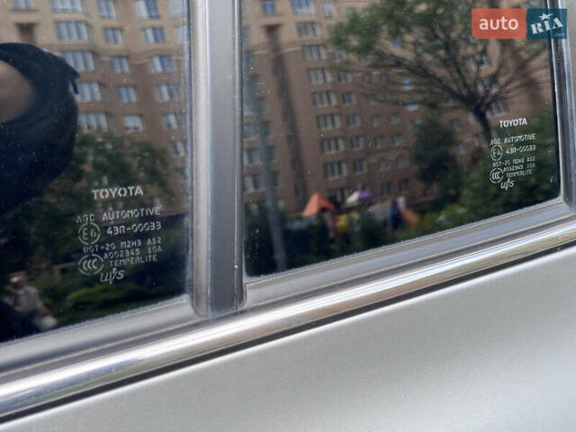 Серый Тойота Хайлендер, объемом двигателя 3.46 л и пробегом 209 тыс. км за 17900 $, фото 29 на Automoto.ua