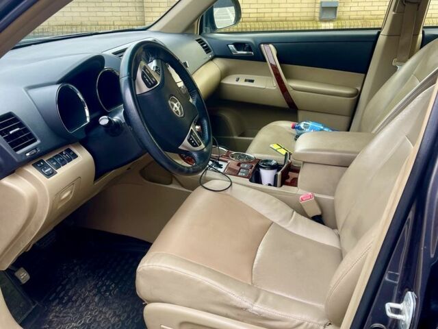 Сірий Тойота Хайлендер, об'ємом двигуна 3.5 л та пробігом 312 тис. км за 15200 $, фото 8 на Automoto.ua