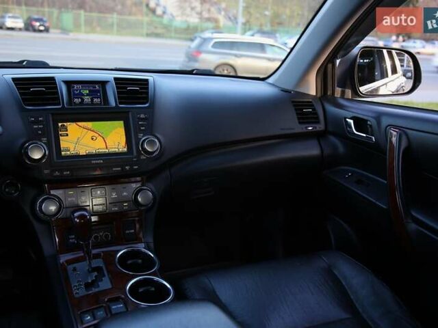 Сірий Тойота Хайлендер, об'ємом двигуна 3.5 л та пробігом 134 тис. км за 18900 $, фото 12 на Automoto.ua