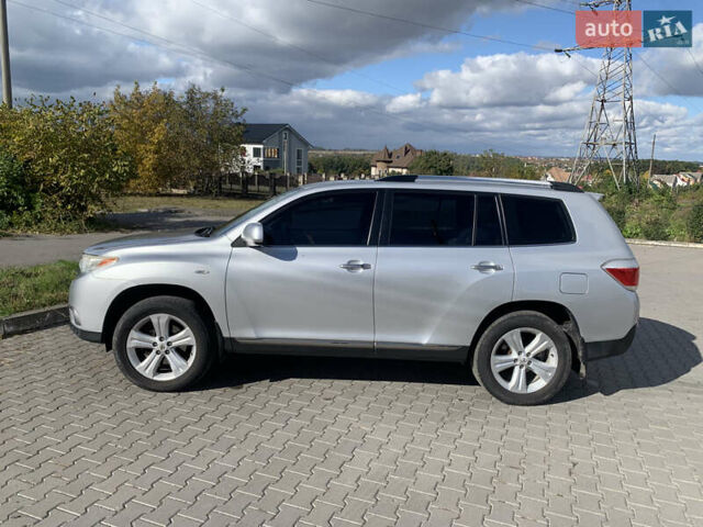 Серый Тойота Хайлендер, объемом двигателя 3.46 л и пробегом 135 тыс. км за 17500 $, фото 2 на Automoto.ua