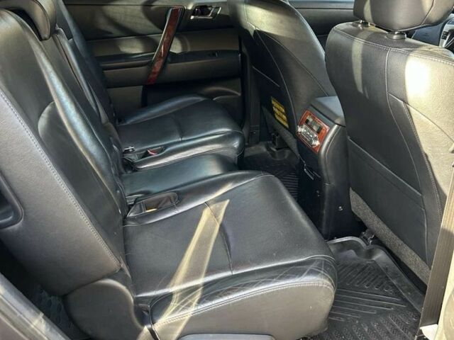 Серый Тойота Хайлендер, объемом двигателя 3.5 л и пробегом 1 тыс. км за 17000 $, фото 7 на Automoto.ua