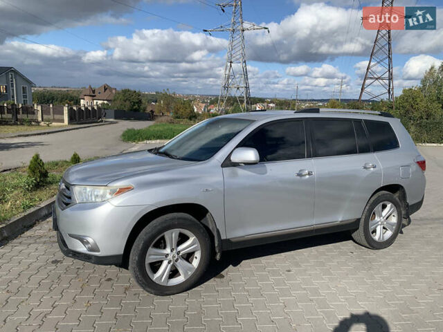 Серый Тойота Хайлендер, объемом двигателя 3.46 л и пробегом 135 тыс. км за 17500 $, фото 3 на Automoto.ua