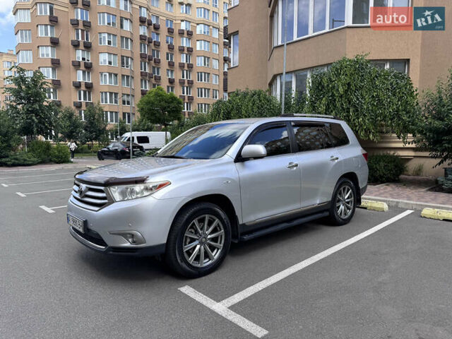 Серый Тойота Хайлендер, объемом двигателя 3.46 л и пробегом 212 тыс. км за 17600 $, фото 1 на Automoto.ua