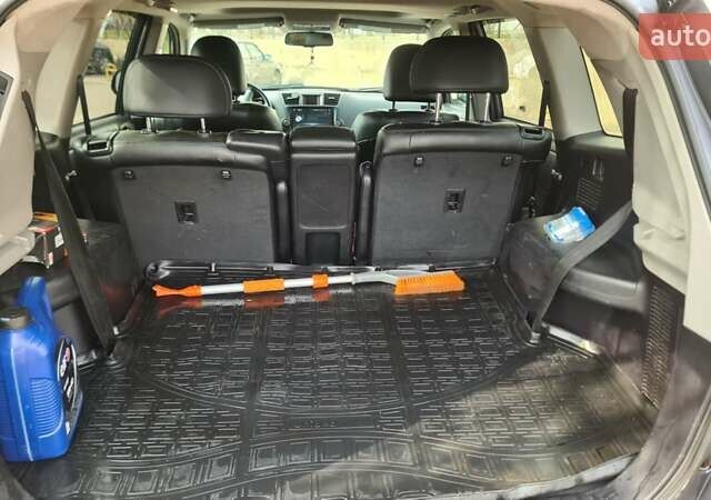 Сірий Тойота Хайлендер, об'ємом двигуна 3.46 л та пробігом 230 тис. км за 16600 $, фото 6 на Automoto.ua