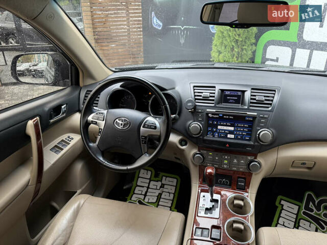 Серый Тойота Хайлендер, объемом двигателя 3.5 л и пробегом 240 тыс. км за 15800 $, фото 10 на Automoto.ua