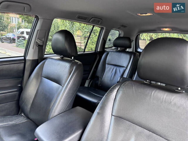 Серый Тойота Хайлендер, объемом двигателя 3.46 л и пробегом 209 тыс. км за 17900 $, фото 6 на Automoto.ua