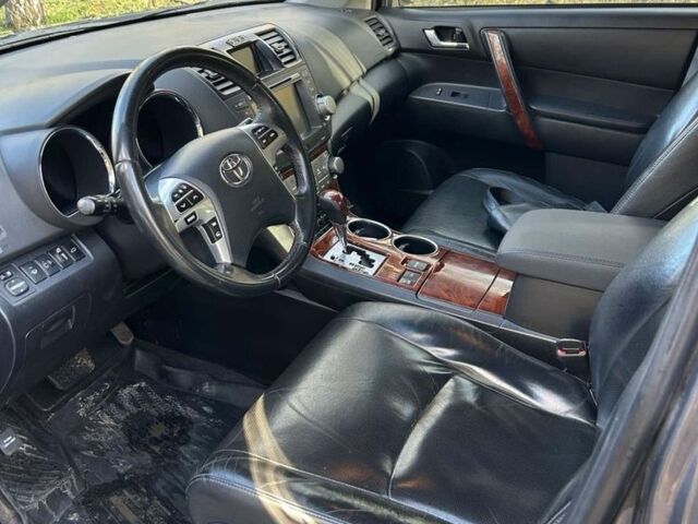 Серый Тойота Хайлендер, объемом двигателя 3.5 л и пробегом 1 тыс. км за 17000 $, фото 6 на Automoto.ua