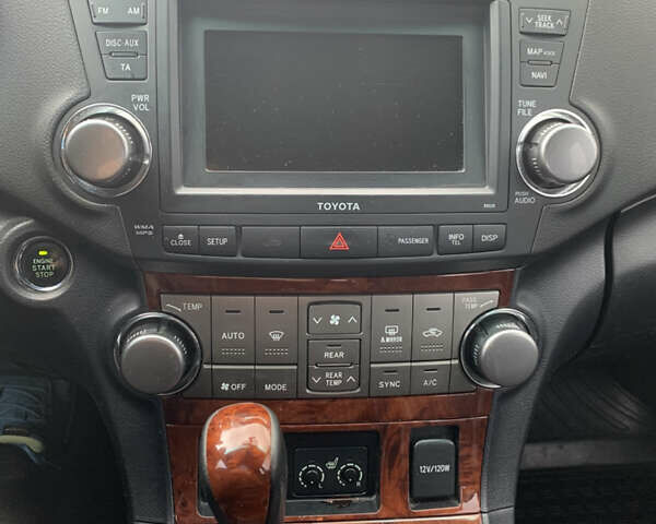 Серый Тойота Хайлендер, объемом двигателя 3.46 л и пробегом 135 тыс. км за 17500 $, фото 34 на Automoto.ua