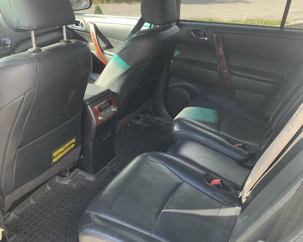 Серый Тойота Хайлендер, объемом двигателя 3.46 л и пробегом 135 тыс. км за 17500 $, фото 15 на Automoto.ua