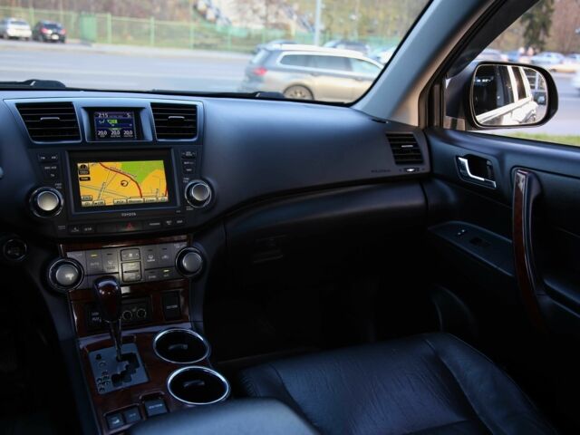 Серый Тойота Хайлендер, объемом двигателя 3.5 л и пробегом 134 тыс. км за 18900 $, фото 12 на Automoto.ua