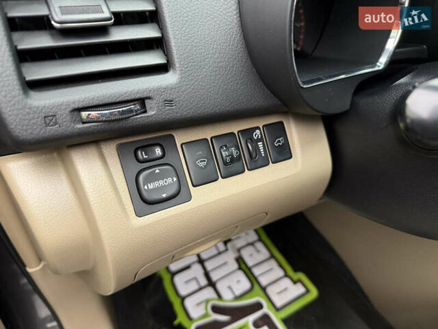 Серый Тойота Хайлендер, объемом двигателя 3.5 л и пробегом 240 тыс. км за 15800 $, фото 24 на Automoto.ua