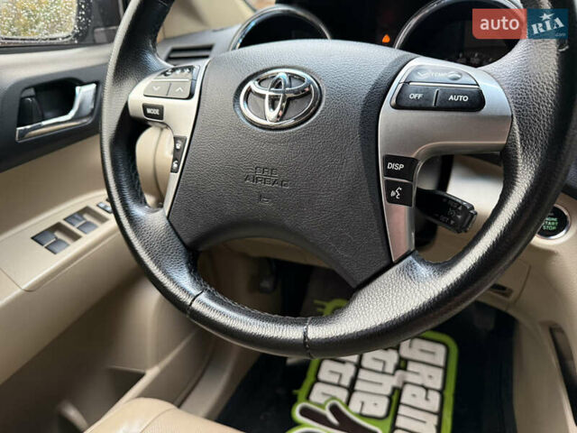 Серый Тойота Хайлендер, объемом двигателя 3.5 л и пробегом 240 тыс. км за 15800 $, фото 13 на Automoto.ua