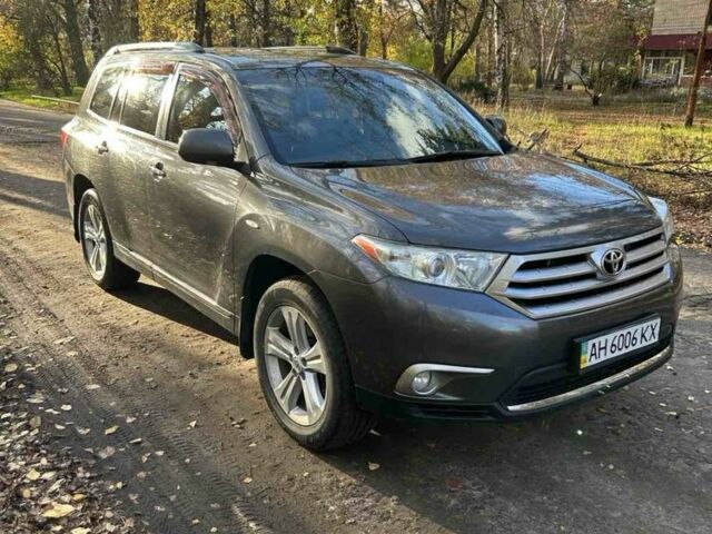 Серый Тойота Хайлендер, объемом двигателя 3.5 л и пробегом 1 тыс. км за 17000 $, фото 2 на Automoto.ua