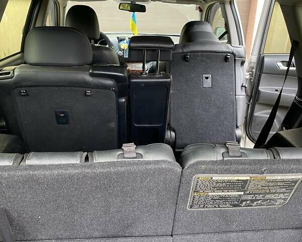 Сірий Тойота Хайлендер, об'ємом двигуна 3.46 л та пробігом 158 тис. км за 15200 $, фото 5 на Automoto.ua