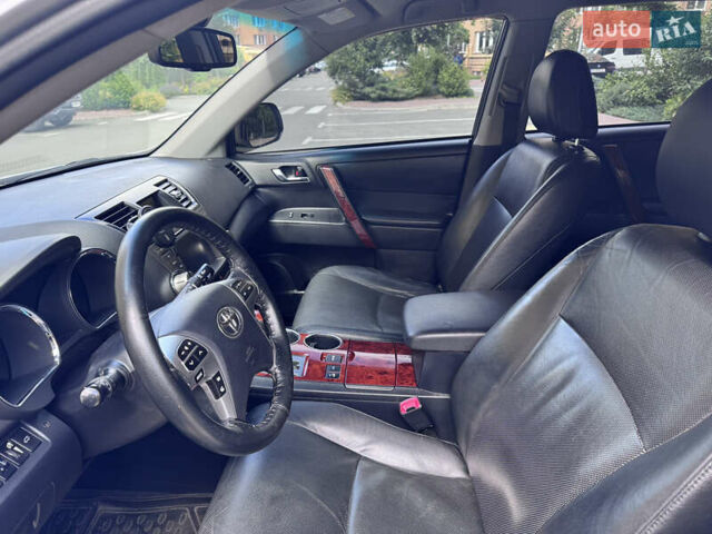 Серый Тойота Хайлендер, объемом двигателя 3.46 л и пробегом 212 тыс. км за 17600 $, фото 5 на Automoto.ua