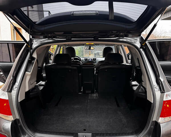 Серый Тойота Хайлендер, объемом двигателя 3.5 л и пробегом 180 тыс. км за 20500 $, фото 13 на Automoto.ua