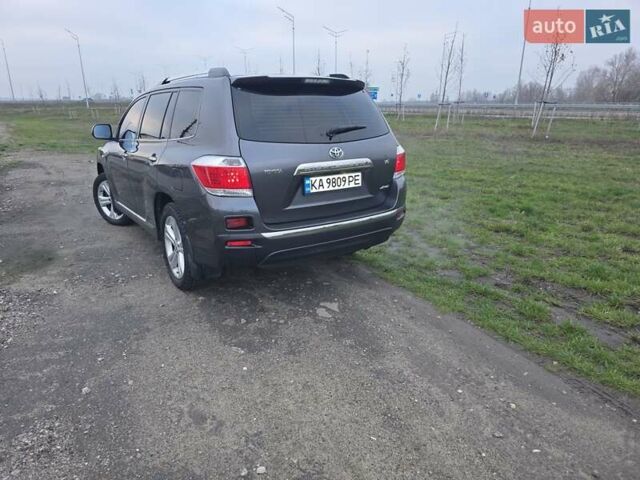 Сірий Тойота Хайлендер, об'ємом двигуна 3.5 л та пробігом 268 тис. км за 17000 $, фото 2 на Automoto.ua