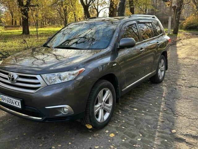 Серый Тойота Хайлендер, объемом двигателя 3.5 л и пробегом 1 тыс. км за 17000 $, фото 1 на Automoto.ua