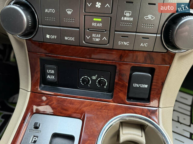 Серый Тойота Хайлендер, объемом двигателя 3.5 л и пробегом 240 тыс. км за 15800 $, фото 20 на Automoto.ua