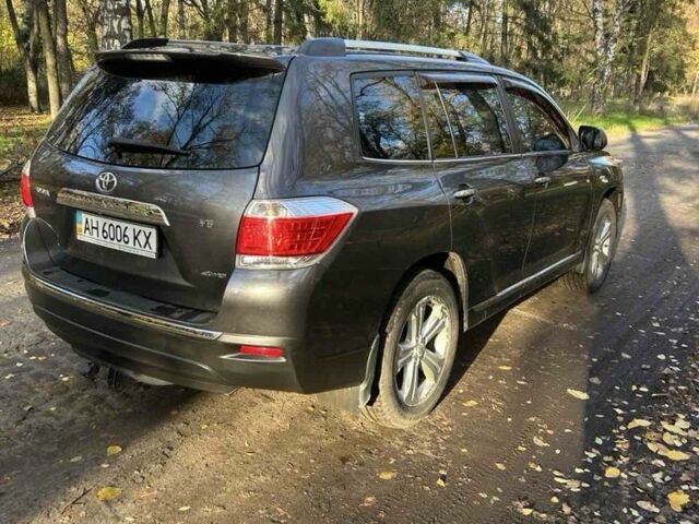Серый Тойота Хайлендер, объемом двигателя 3.5 л и пробегом 1 тыс. км за 17000 $, фото 3 на Automoto.ua