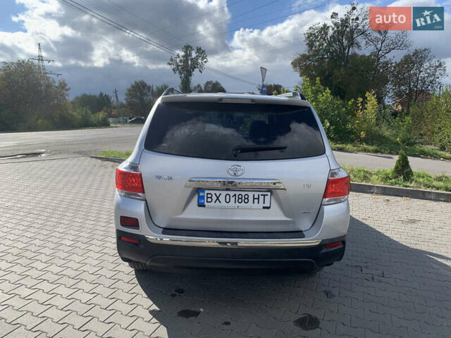 Сірий Тойота Хайлендер, об'ємом двигуна 3.46 л та пробігом 135 тис. км за 18000 $, фото 5 на Automoto.ua