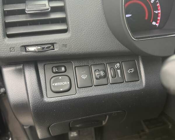 Серый Тойота Хайлендер, объемом двигателя 3.46 л и пробегом 180 тыс. км за 17600 $, фото 15 на Automoto.ua