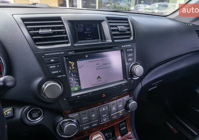 Серый Тойота Хайлендер, объемом двигателя 3.46 л и пробегом 206 тыс. км за 18080 $, фото 17 на Automoto.ua