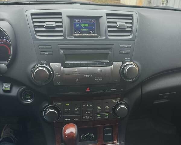 Серый Тойота Хайлендер, объемом двигателя 3.46 л и пробегом 180 тыс. км за 17600 $, фото 7 на Automoto.ua