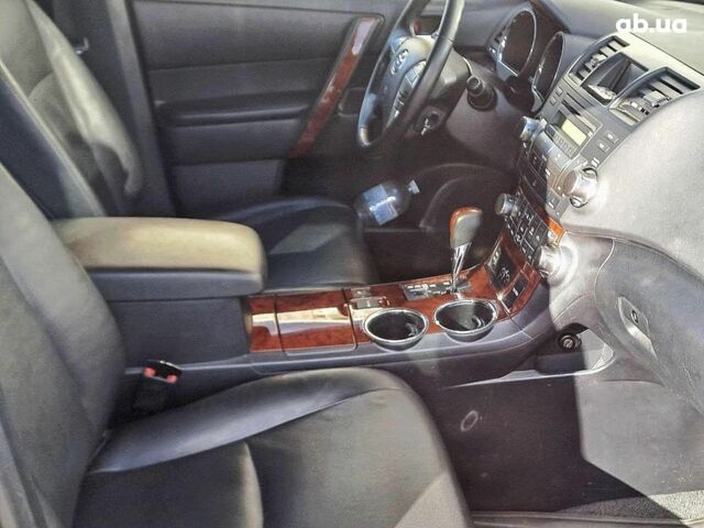 Сірий Тойота Хайлендер, об'ємом двигуна 3.5 л та пробігом 180 тис. км за 18090 $, фото 8 на Automoto.ua