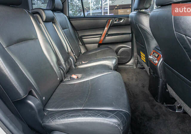 Серый Тойота Хайлендер, объемом двигателя 3.46 л и пробегом 206 тыс. км за 18080 $, фото 6 на Automoto.ua