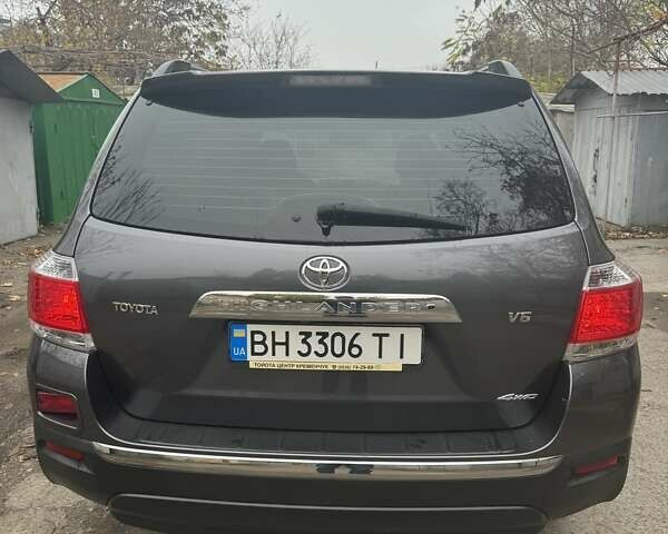 Серый Тойота Хайлендер, объемом двигателя 3.46 л и пробегом 180 тыс. км за 17600 $, фото 2 на Automoto.ua