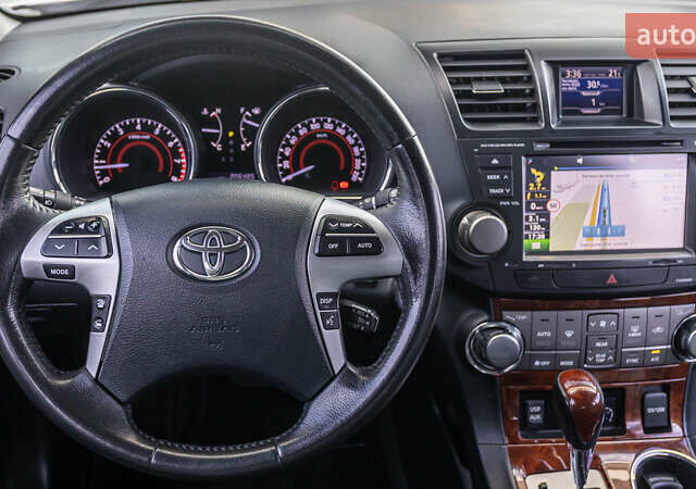 Серый Тойота Хайлендер, объемом двигателя 3.46 л и пробегом 206 тыс. км за 18080 $, фото 8 на Automoto.ua