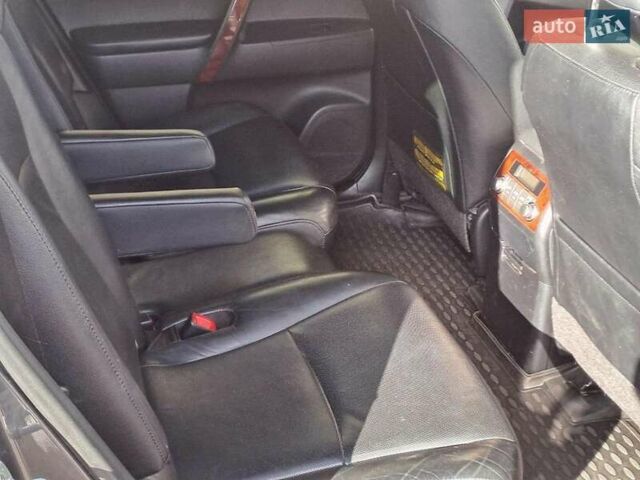 Сірий Тойота Хайлендер, об'ємом двигуна 3.5 л та пробігом 180 тис. км за 18090 $, фото 7 на Automoto.ua