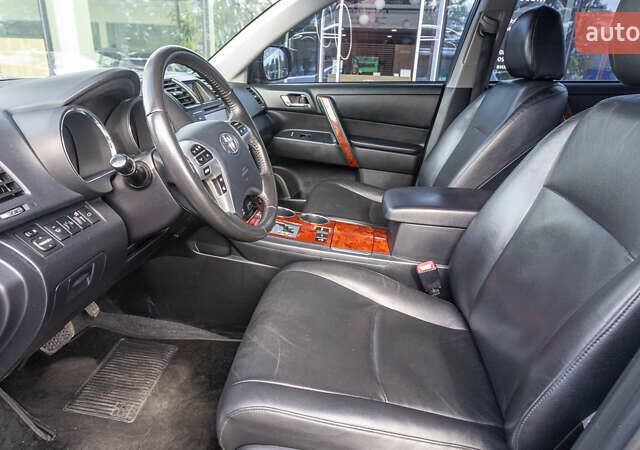 Серый Тойота Хайлендер, объемом двигателя 3.46 л и пробегом 206 тыс. км за 18080 $, фото 14 на Automoto.ua