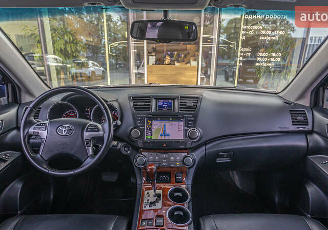 Серый Тойота Хайлендер, объемом двигателя 3.46 л и пробегом 206 тыс. км за 18080 $, фото 7 на Automoto.ua