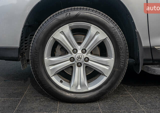 Серый Тойота Хайлендер, объемом двигателя 3.46 л и пробегом 206 тыс. км за 18080 $, фото 18 на Automoto.ua