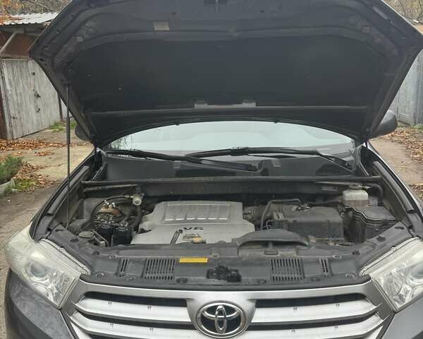 Серый Тойота Хайлендер, объемом двигателя 3.46 л и пробегом 180 тыс. км за 17600 $, фото 31 на Automoto.ua