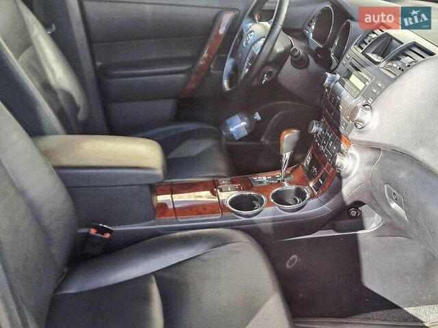 Сірий Тойота Хайлендер, об'ємом двигуна 3.5 л та пробігом 180 тис. км за 18090 $, фото 8 на Automoto.ua